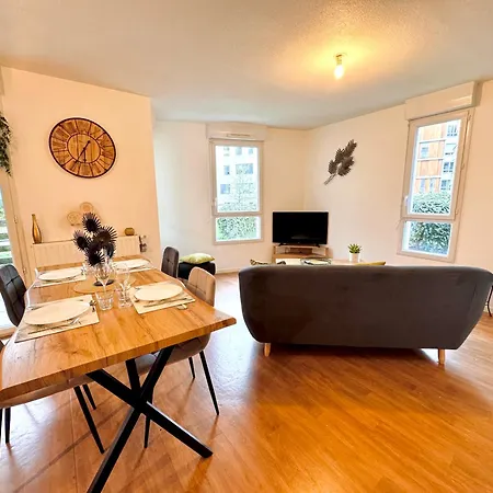 T3 - Parking Prive - Terrasse - Proche Busway Apartman *