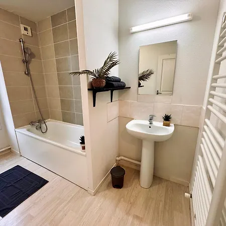 T3 - Parking Prive - Terrasse - Proche Busway Apartman *