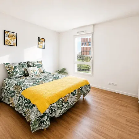 Apartment Spacieux T3 - Lumineux - Ile De & Centre Avec Terrasse Et Parking *
