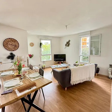 Spacieux T3 - Lumineux - Ile De & Centre Avec Terrasse Et Parking Apartment *