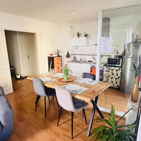 Appartement 2 Chambres- 63M2- Parking Prive - Ile De Nantes &Cite Des Congres *
